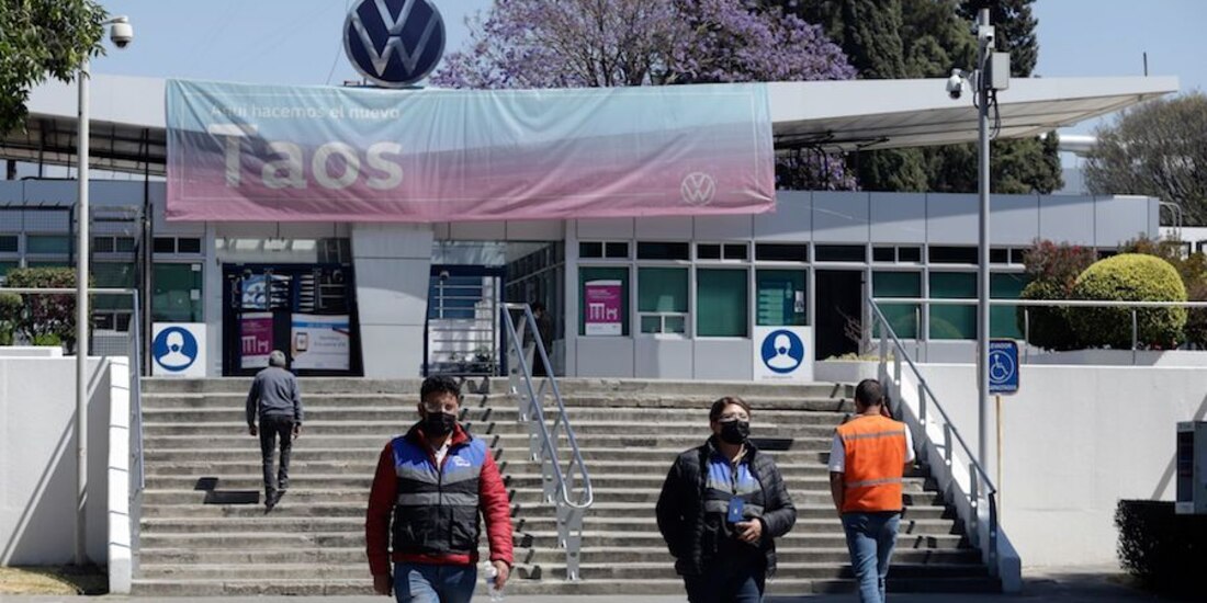 La planta de Volkswagen en Puebla, ayer, de las que se sumó al paro técnico.