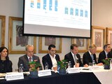 Integrantes de la Asociación de Bancos de México, ayer, en conferencia de prensa.