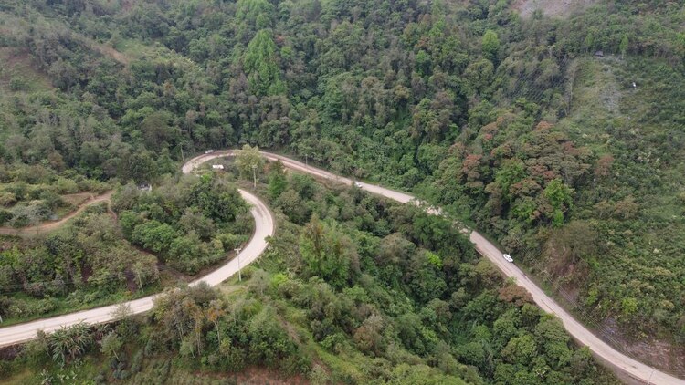 Las nuevas vías beneficiarán a nueve municipios y fortalecerán el turismo y la productividad regional.