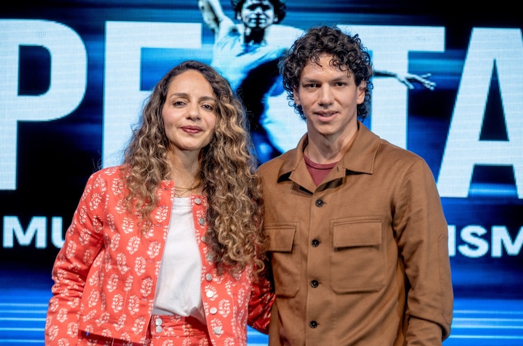 Los hermanos Emilia e Isaac Hernández, ayer.