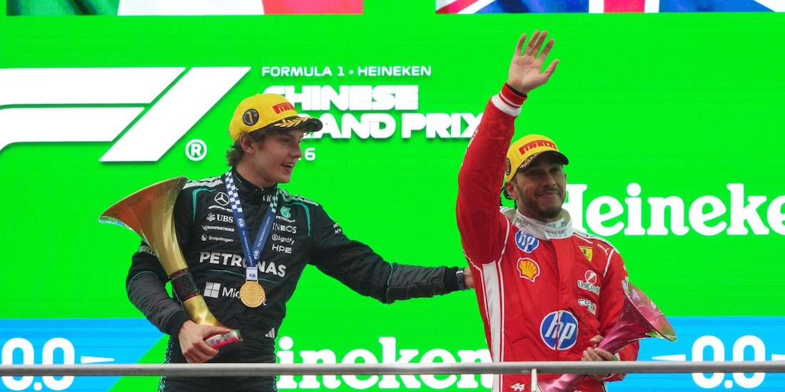 Kimi y Hamilton en el podio del Gran Premio de China.