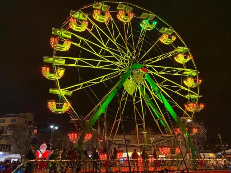 En Cuajimalpa, hay un rueda de la fortuna de 23 metros de altura.