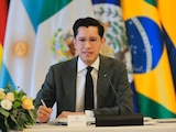 Velasco llama a reforzar integración regional en reunión con embajadores de América Latina y el Caribe.