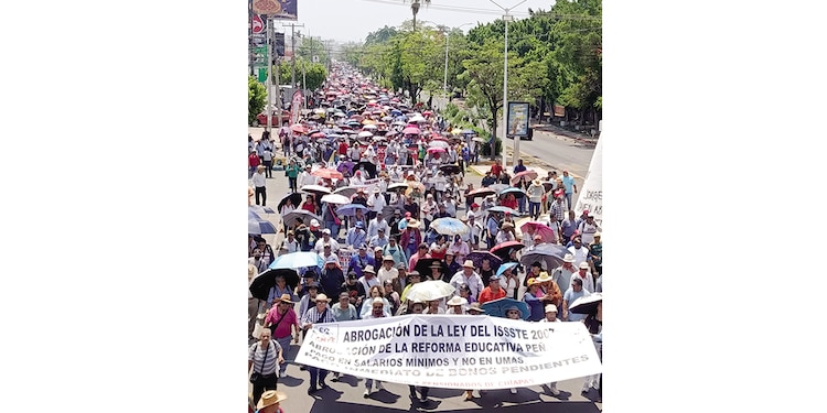 Maestros disidentes de Chiapas apoyan el paro nacional.