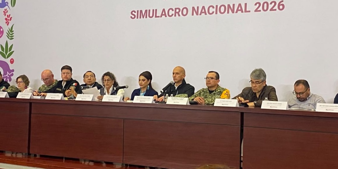 Autoridades capitalinas durante presentación de resultados del Simulacro Nacional 2026.