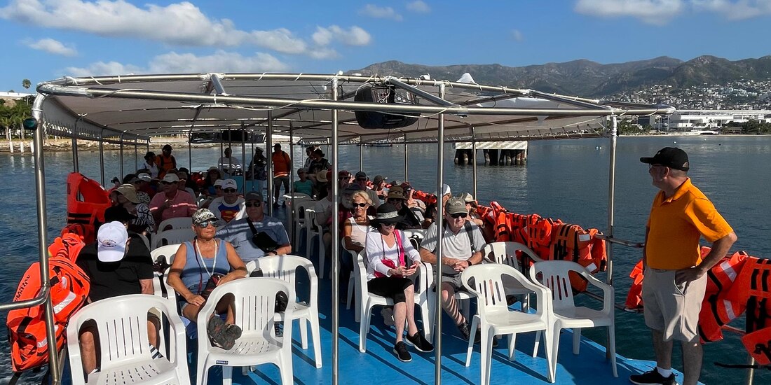 Turistas que visitan Guerrero.