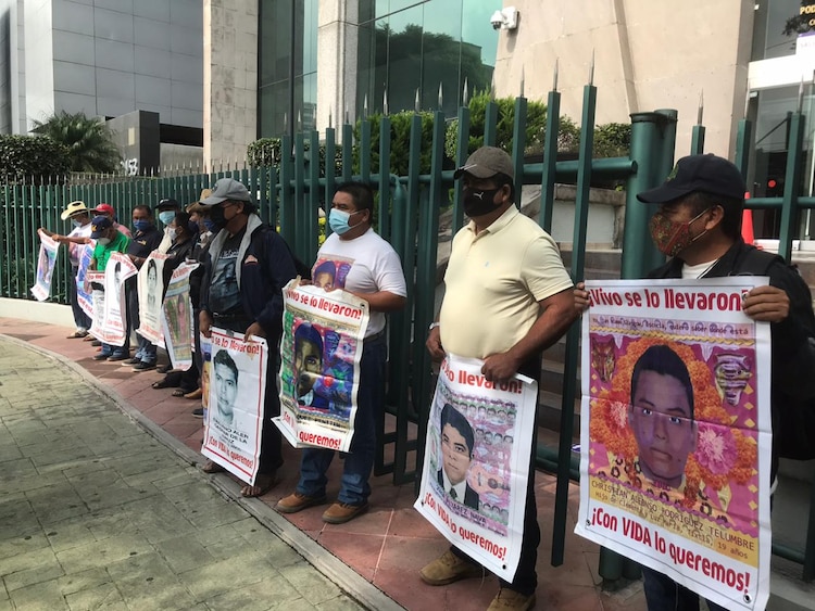 Protesta por los 43 normalistas de Ayotzinapa, el 24 de septiembre de 2020.