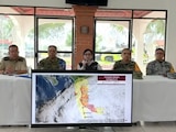 Al centro, la titular de CNPC, Laura Velázquez, durante el aviso de la suspensión de actividades no esenciales en 24 municipios de cuatro estados.