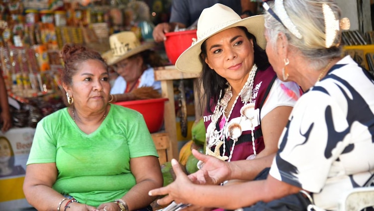 La preservación del trabajo artesanal resulta fundamental para la reactivación de la colonia Vacacional en el puerto de Acapulco, Guerrero.