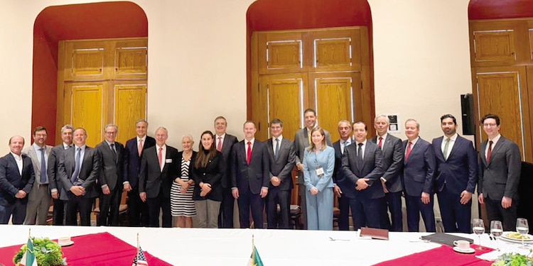 Empresarios de México con el titular de la SE y el representante de la USTR, ayer.