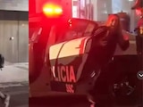El momento en que una mujer confunde una patrulla con un taxi quedó grabado en un video que se subió a TikTok
