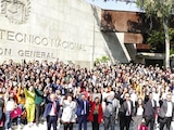 “Foto de despedida”, previo al envío de alumnos del IPN al extranjero, en 2023.