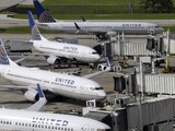 Tras escándalo, United Airlines ofrece hasta 10 mil dólares a quien ceda su asiento