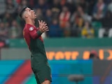 Cristiano Ronaldo lamenta una falla durante un partido con Portugal.