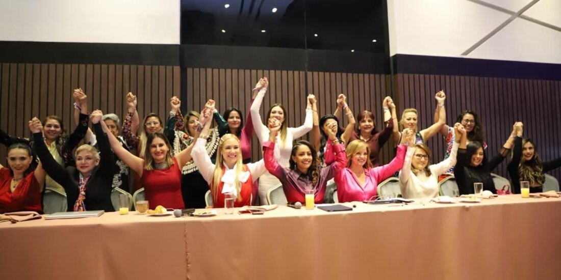 Apoyo a Claudia Sheinbaum, quien busca ser la candidata de Morena a las elecciones del 2024.