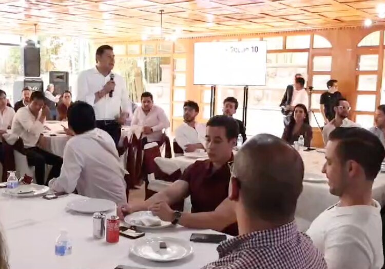 Dialoga Alejandro Armenta con jóvenes empresarios poblanos sobre el futuro de Puebla