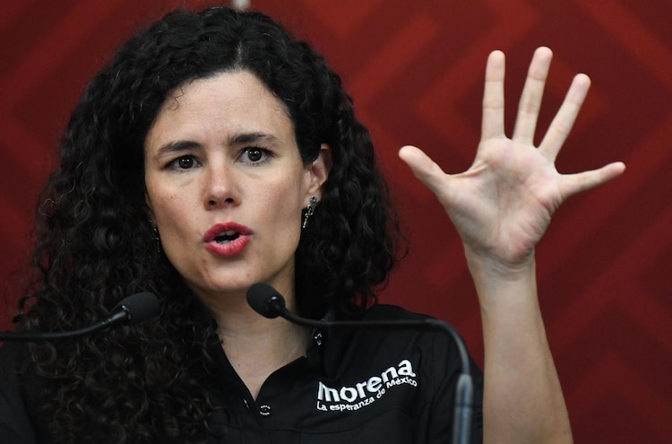 Luisa María Alcalde Luján.