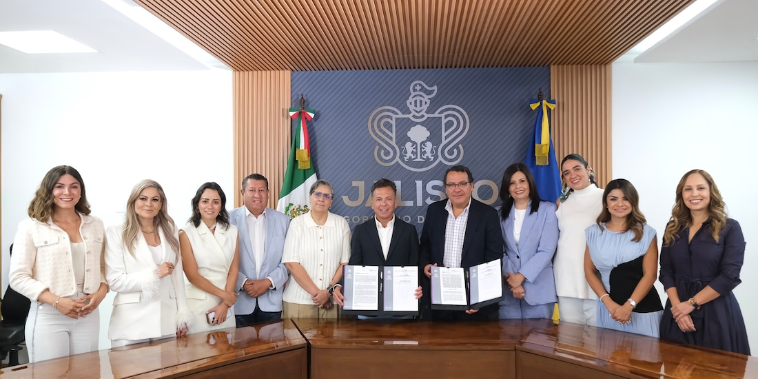 El gobernador Pablo Lemus detalla las nuevas iniciativas constitucionales para la niñez jalisciense.