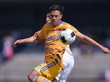 Sebastián Córdova en acción durante el duelo entre Tigres y Pumas en la Fecha 3 de la Liga MX, el pasado 23 de enero.