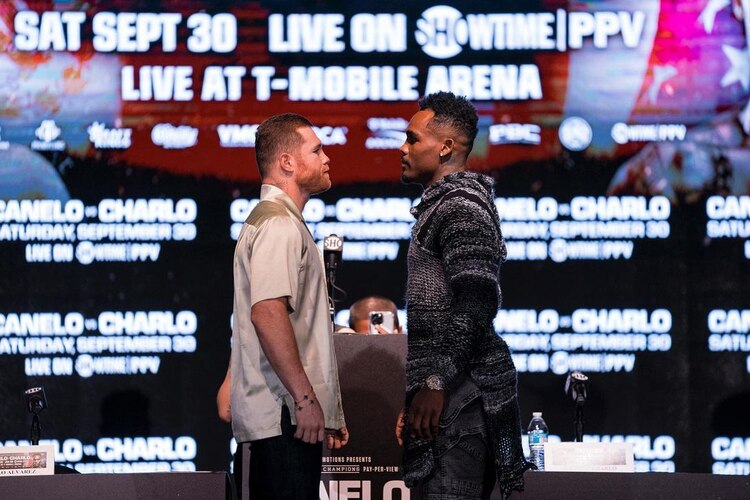 Canelo Álvarez y Jermell Charlo se ven las caras por primera vez antes de su pelea del próximo 30 de septiembre en Las Vegas.
