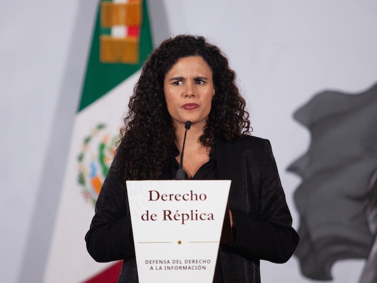 Luisa María Alcalde, consejera jurídica de la Presidencia, durante su conferencia Derecho de Réplica.
