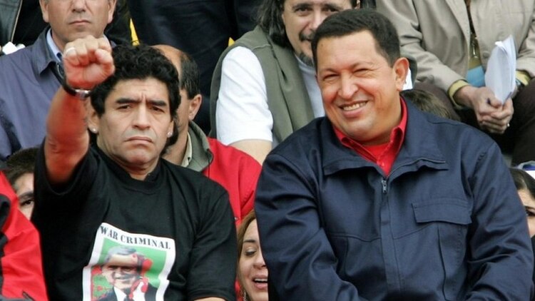 Diego Armando Maradona y Hugo Chávez.