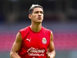 Uriel Antuna, quien suena como refuerzo de Cruz Azul, durante un calentamiento con Chivas previo a un partido de la Liga MX.