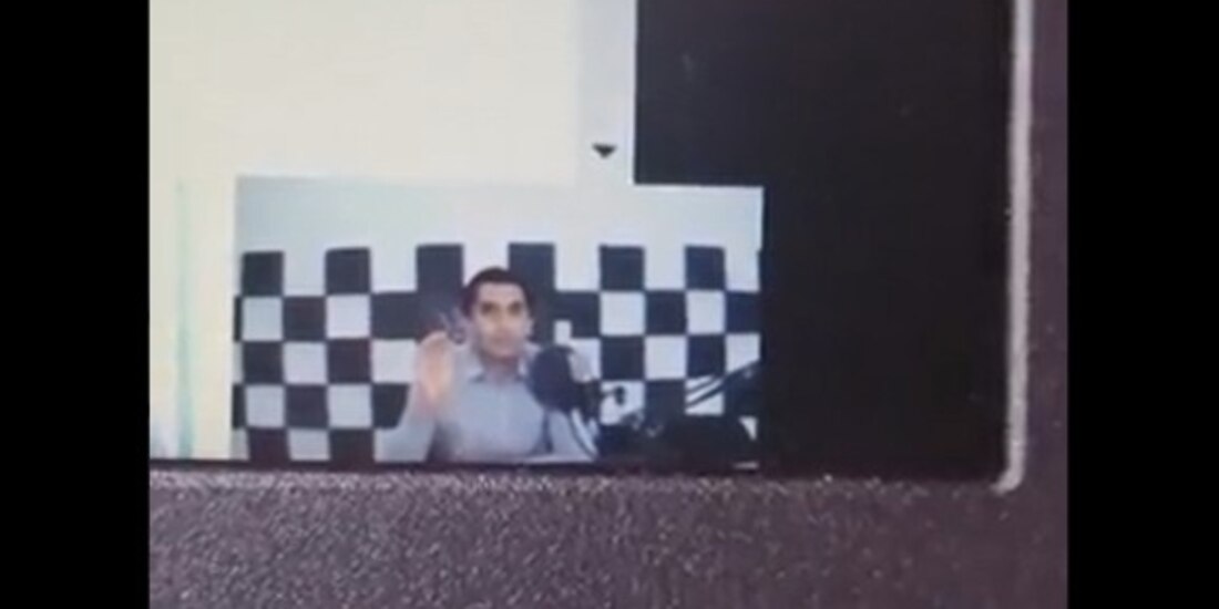 Estudiantes exhiben a profesor de la UAEM por criticar el lenguaje inclusivo.