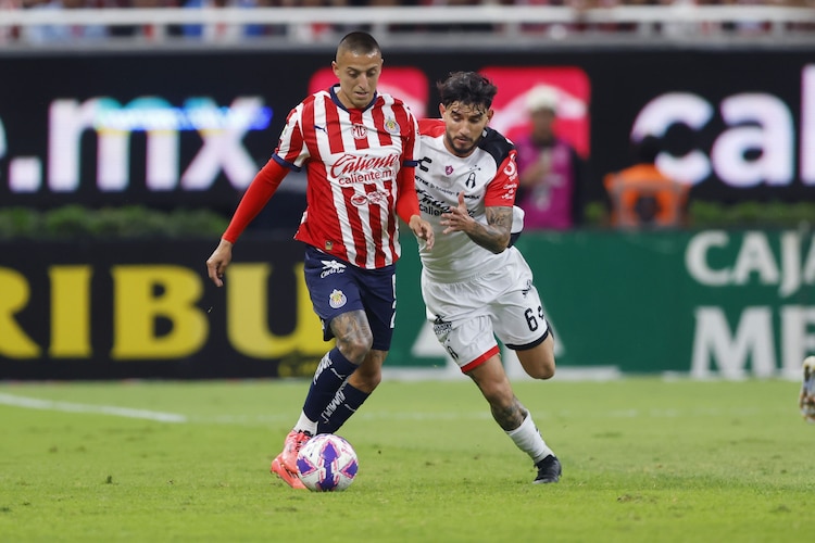 Chivas y Atlas chocan en el play-in del Apertura 2024 de la Liga MX.
