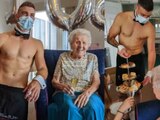 Abuelita festeja su cumpleaños 106 en compañía de un stripper.