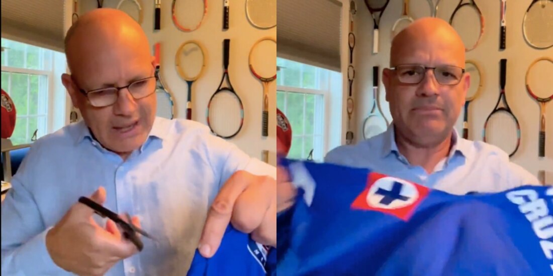 Eduardo Varela rompe su playera de Cruz Azul
