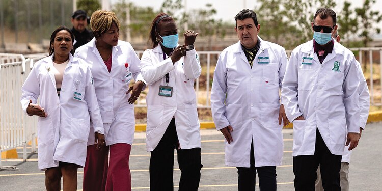 Médicos cubanos en Fresnillo, Zacatecas, en abril de 2023.