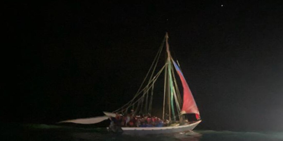 Autoridades muestran las condiciones inseguras en las que viajaban los haitianos.