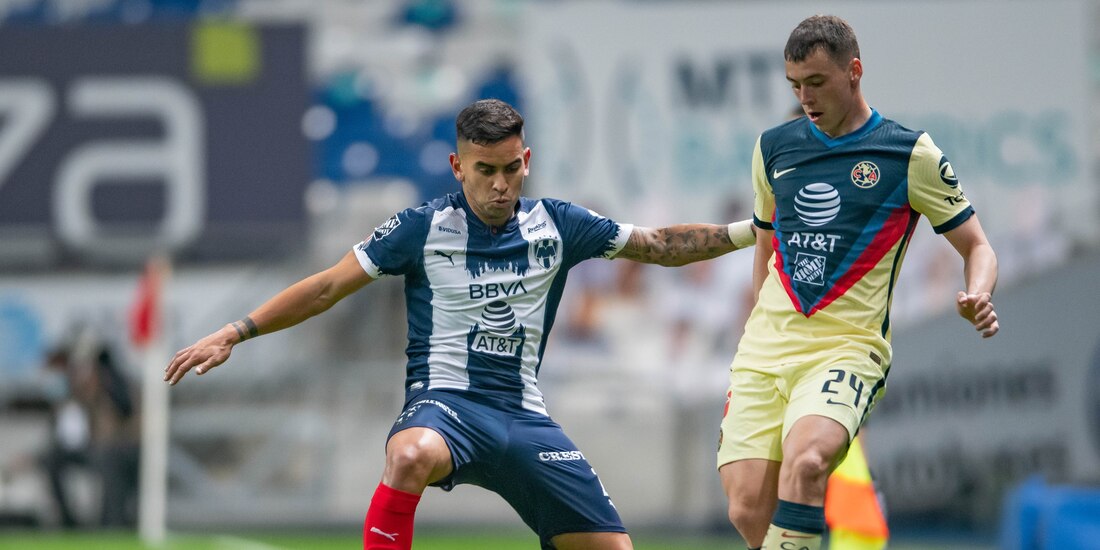 Sebastián Vegas y Federico Viñas durante el choque oficial más reciente entre Monterrey y América, el pasado 16 de enero en la Fecha 2 del Torneo Guard1anes 2021 de la Liga MX.