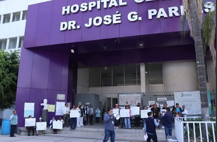 Inconformes exponen sus demandas, ayer.