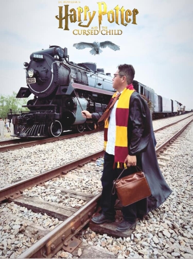 El joven quiso emular ser parte de la saga de Harry Potter y ahora es un sueño hecho realidad para él.