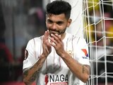 Jesus "Tecatito" Corona durante un partido con el Sevilla de España.