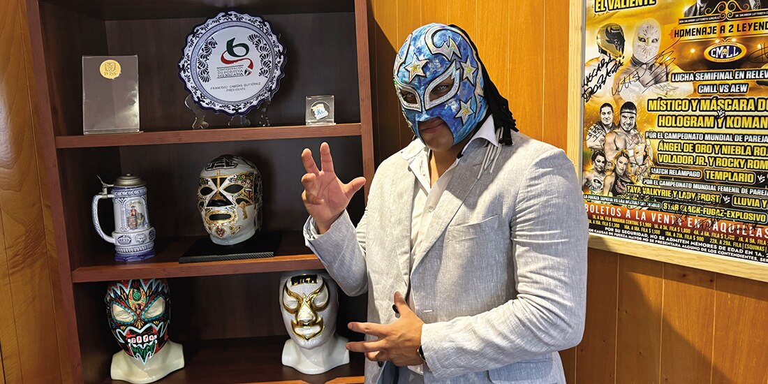 El luchador, el lunes pasado, en entrevista con La Razón en el CMLL.