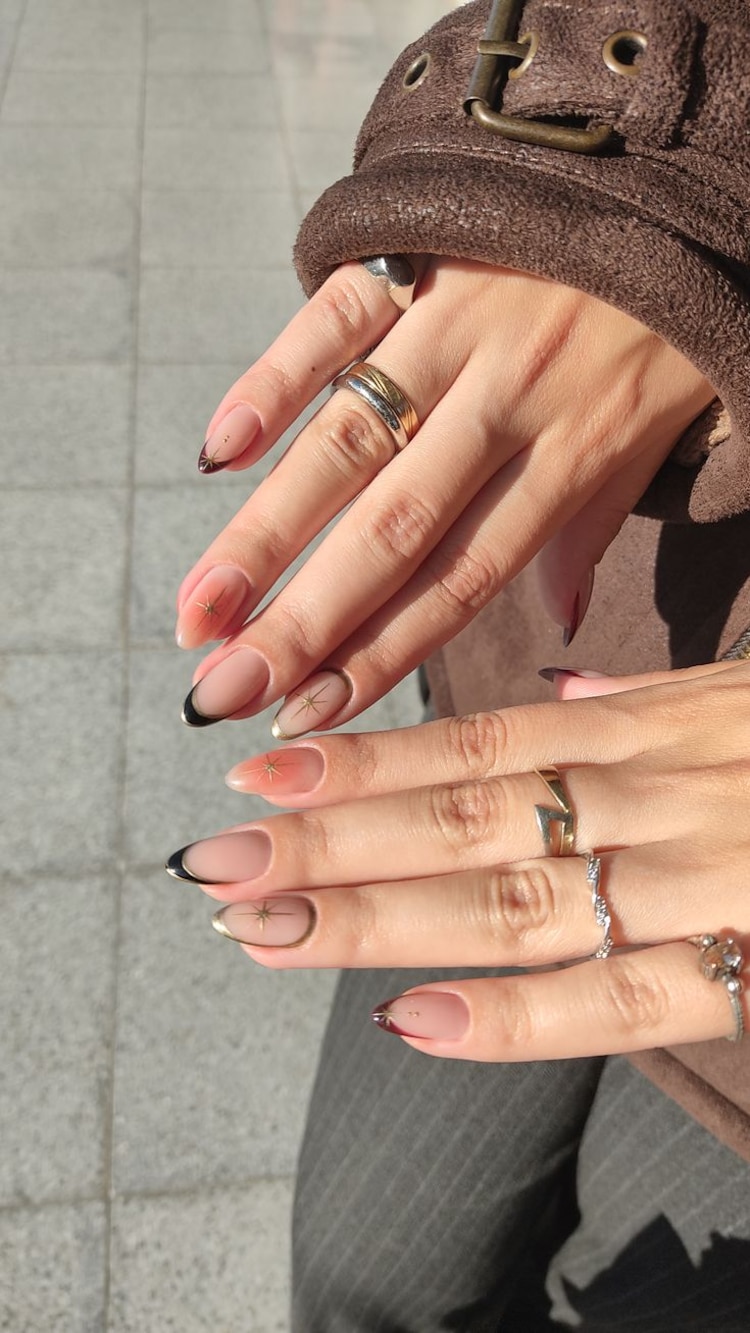 Colores de uñas naturales para otoño 2025