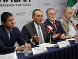 Miguel Martínez, presidente de Canacar, ayer en conferencia de prensa.
