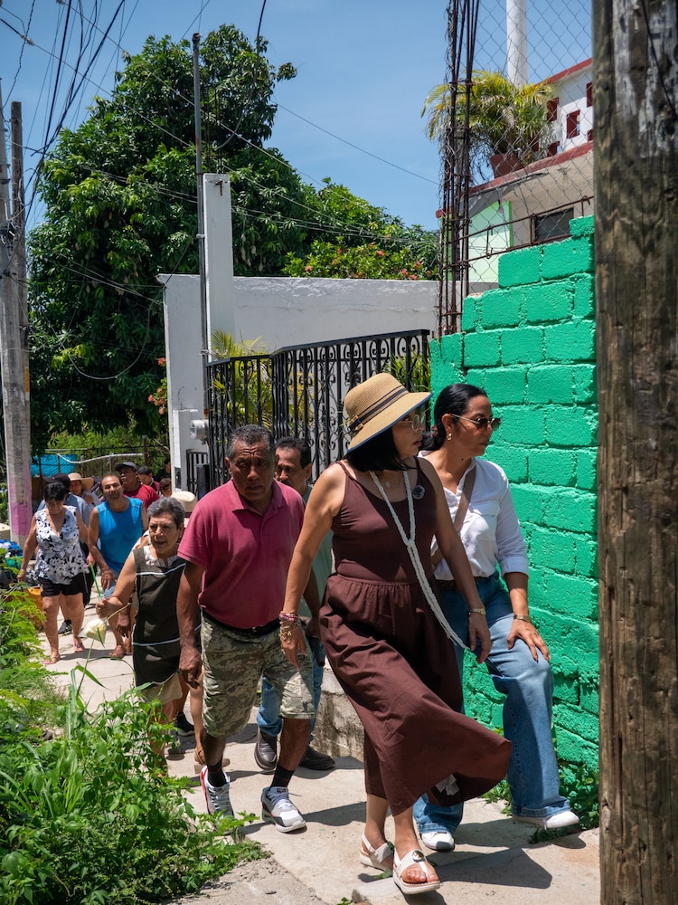 Esthela Damián, exconsejera Jurídica de la Presidencia, en su visita a El Coloso.