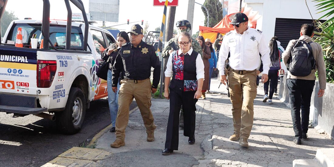 La alcaldesa Azucena Cisneros, ayer, en recorrido de supervisión.