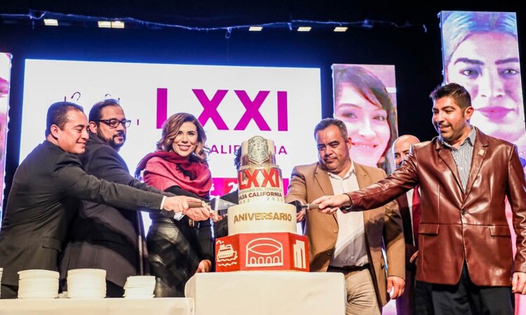 "Hoy, 71 años después, consolidamos al estado 29 como una tierra en la que nadie se queda atrás", dijo la gobernadora.