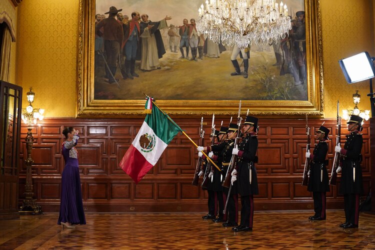 "Hacemos historia porque llegamos todas", asegura Claudia Sheinbaum.