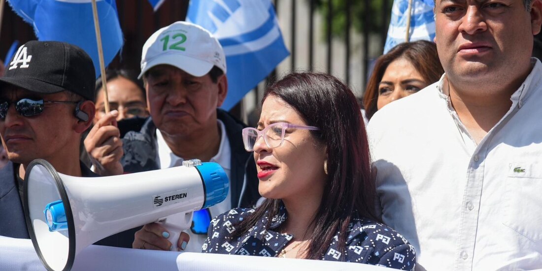 Shirley Rangel, diputada suplente de PAN, ayer en la SRE para exigir inclusión de mexicanos retornados de EU.