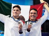 Osmar Olvera y Juan Celaya celebrando su medalla en París 2024.