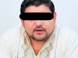 Gabriel Zapata es licenciado en Derecho y ejercía como docente, desempeñándose previamente como director de la Escuela Primaria Pedro José Méndez en Tampico, Tamaulipas.