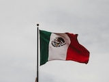 Bandera mexicana en los Juegos Olímpicos de Invierno Milano-Cortina 2026.