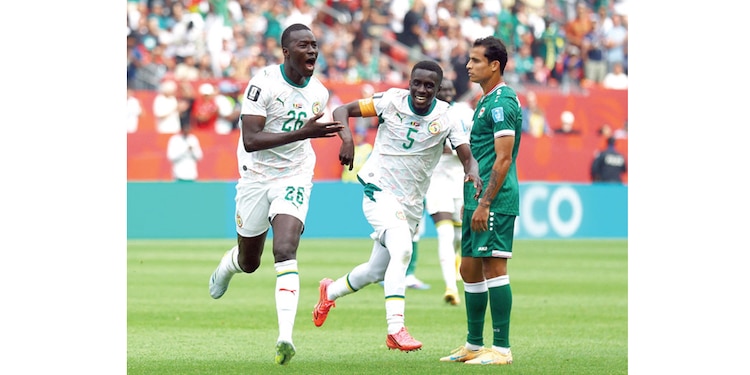 JUGADORES de Senegal celebran uno de sus goles.