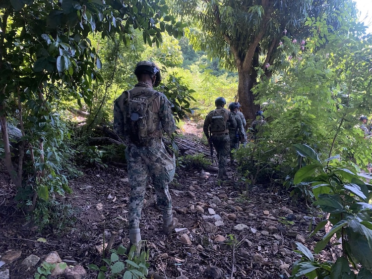 Más de 100 marinos participarán en el operativo en Acapulco.